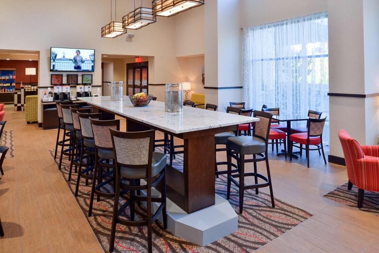 | Hampton Inn & Suites California University-Pittsburgh