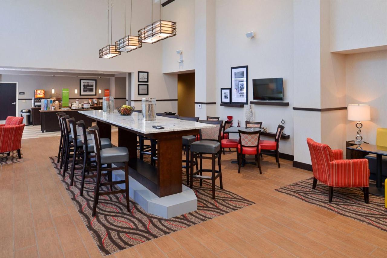| Hampton Inn & Suites California University-Pittsburgh
