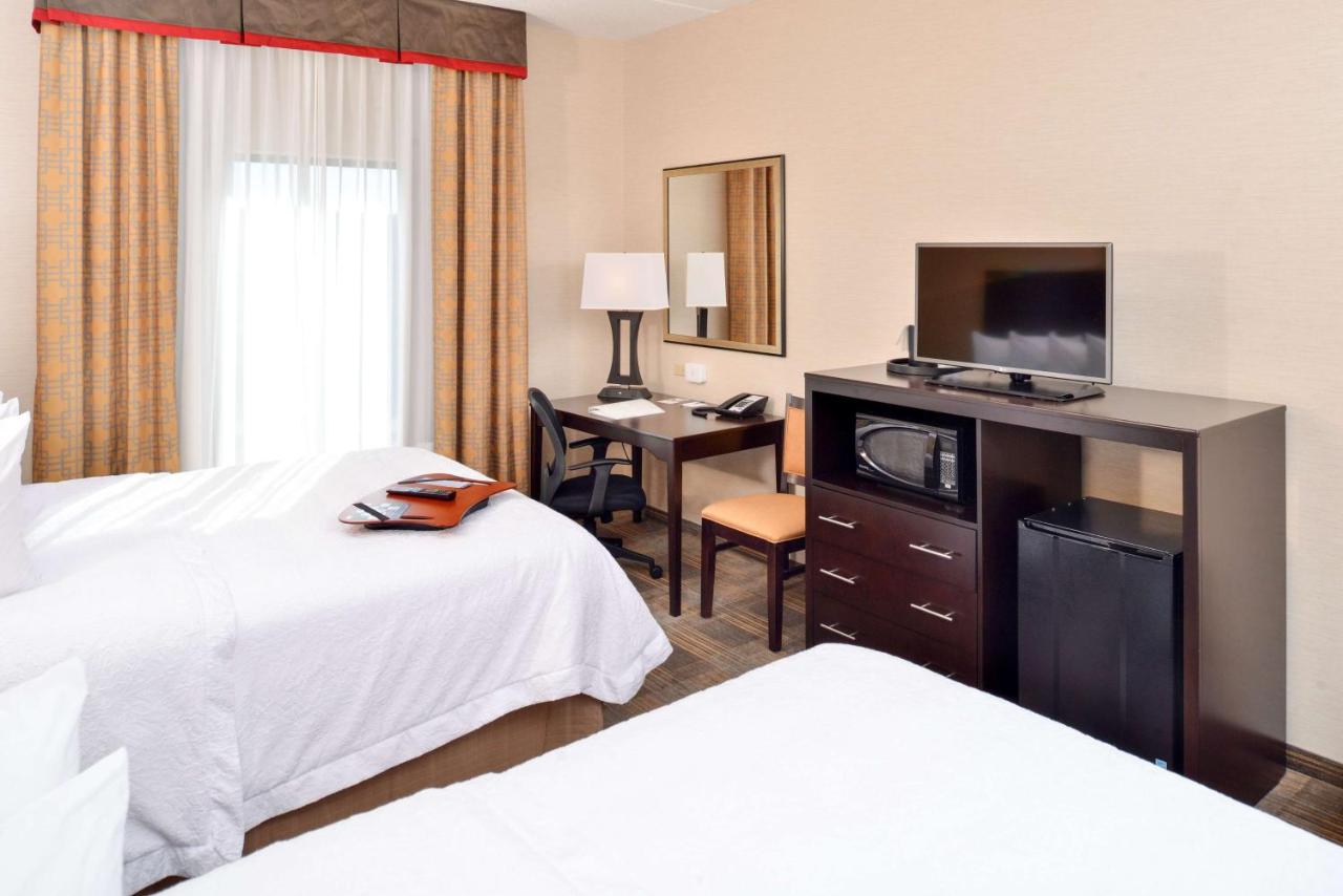 | Hampton Inn & Suites California University-Pittsburgh