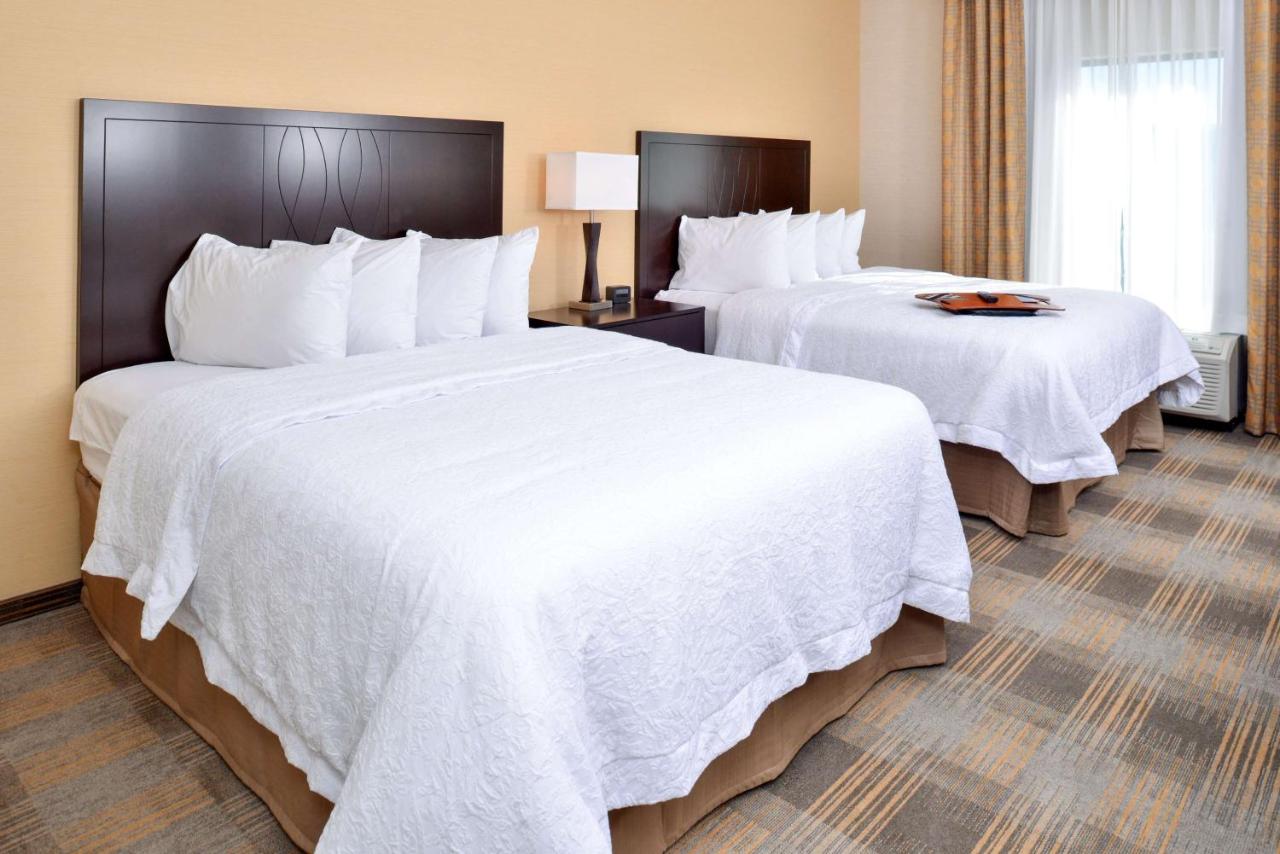| Hampton Inn & Suites California University-Pittsburgh