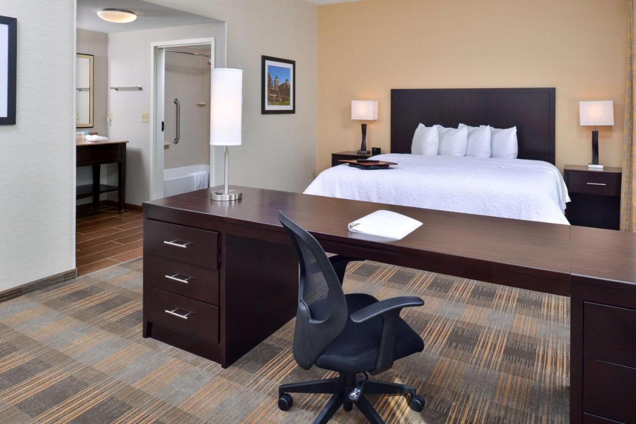 | Hampton Inn & Suites California University-Pittsburgh