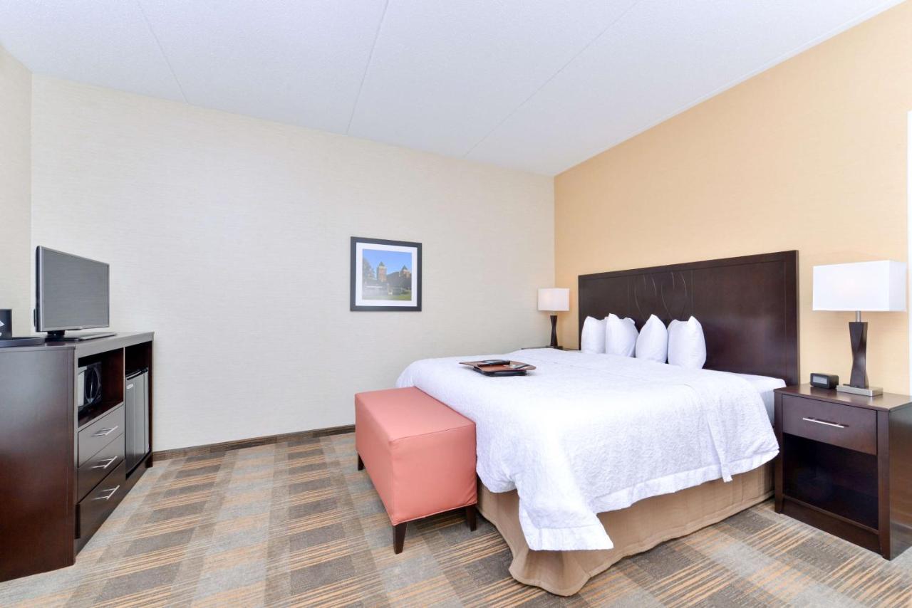 | Hampton Inn & Suites California University-Pittsburgh