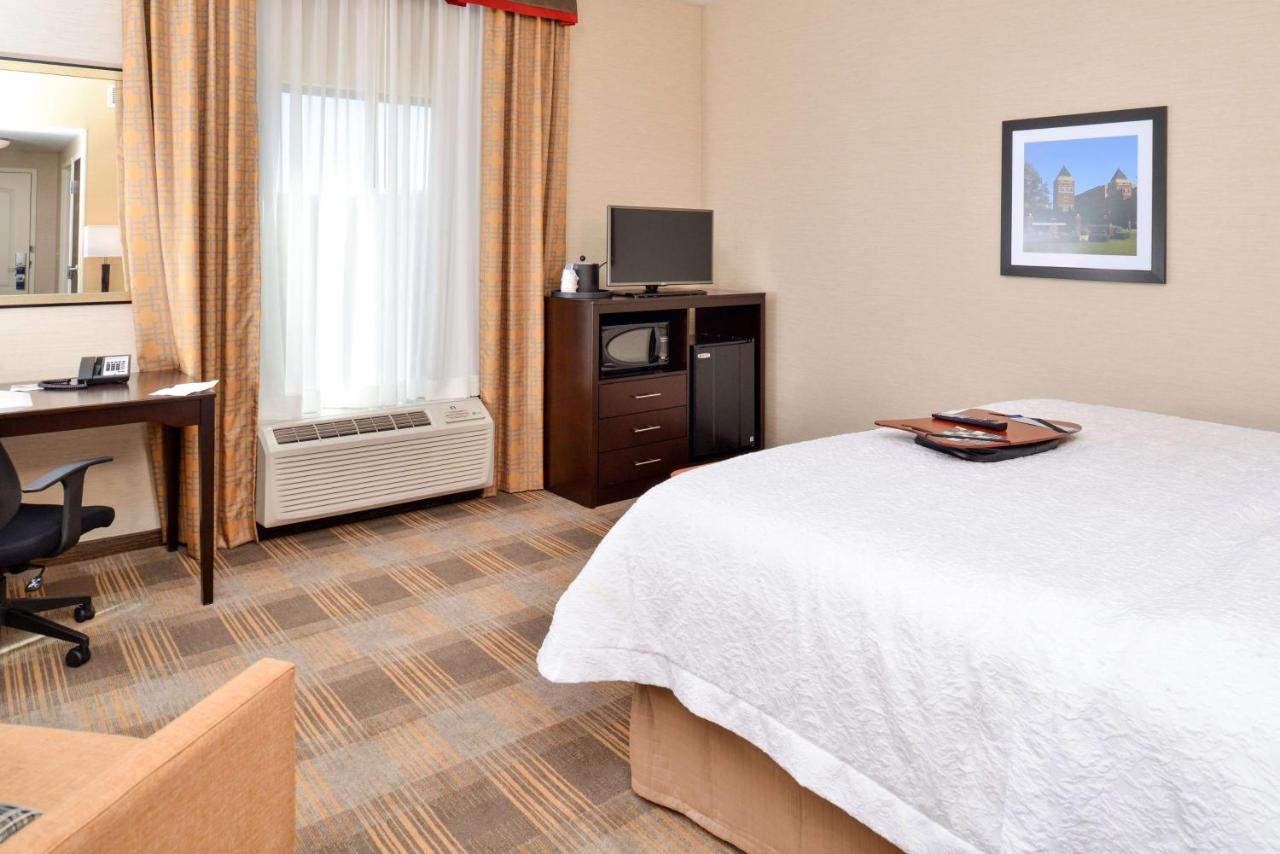 | Hampton Inn & Suites California University-Pittsburgh
