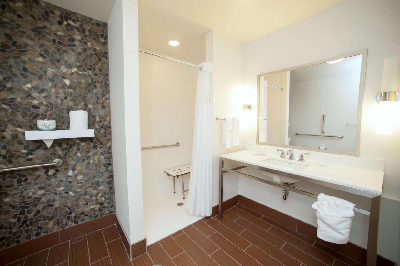 Queen Room with Two Queen Beds with Roll In Shower - Mobility Access at Hilton Garden Inn San Antonio-Live Oak Conference Center