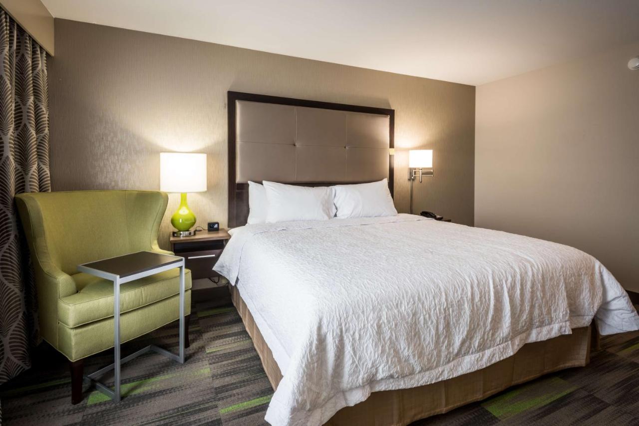 King Room - Disability Accessible - Non-Smoking at Hampton Inn & Suites Hammond