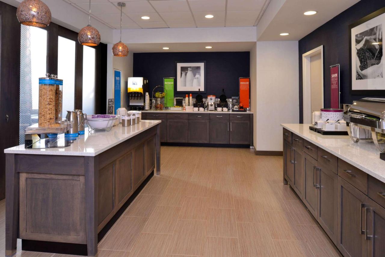| Hampton Inn & Suites Albany-East Greenbush, NY
