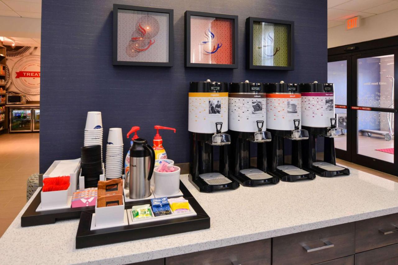| Hampton Inn & Suites Albany-East Greenbush, NY