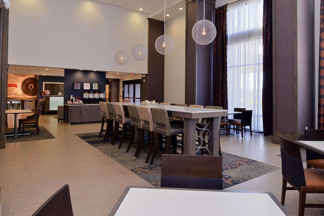 | Hampton Inn & Suites Albany-East Greenbush, NY