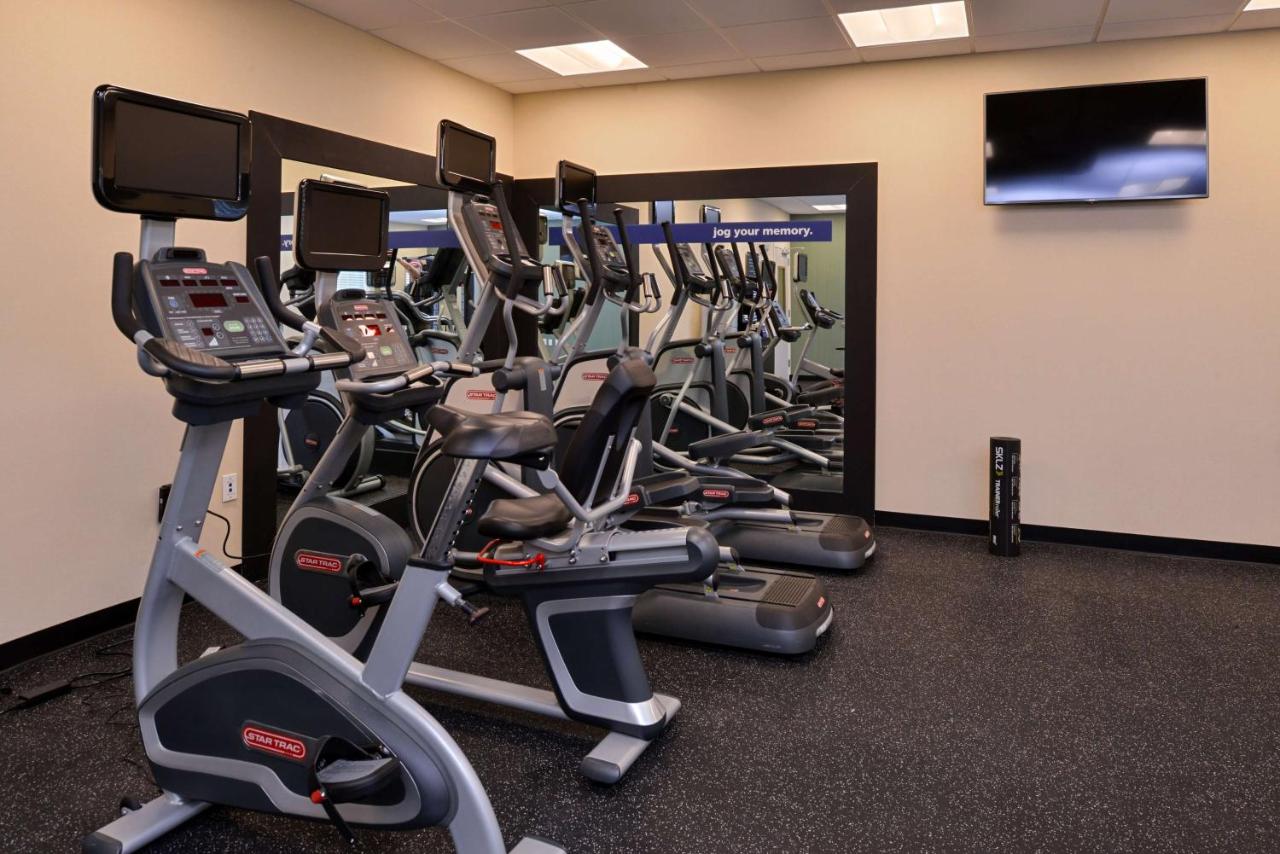 | Hampton Inn & Suites Albany-East Greenbush, NY
