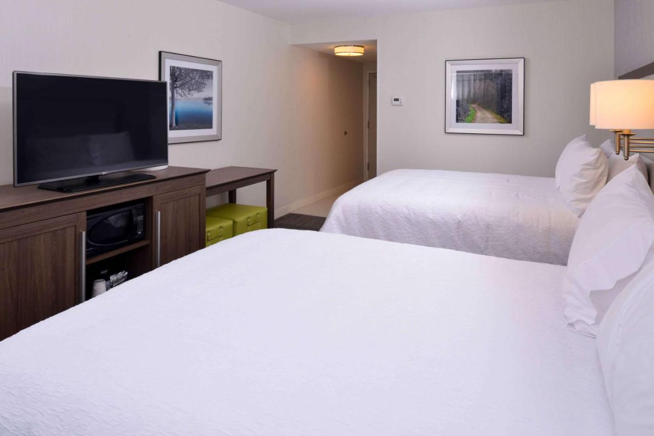 | Hampton Inn & Suites Albany-East Greenbush, NY