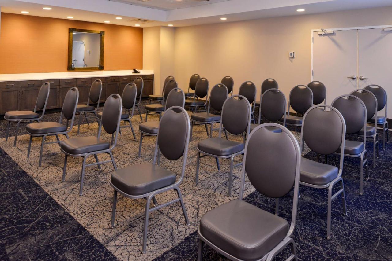 | Hampton Inn & Suites Albany-East Greenbush, NY