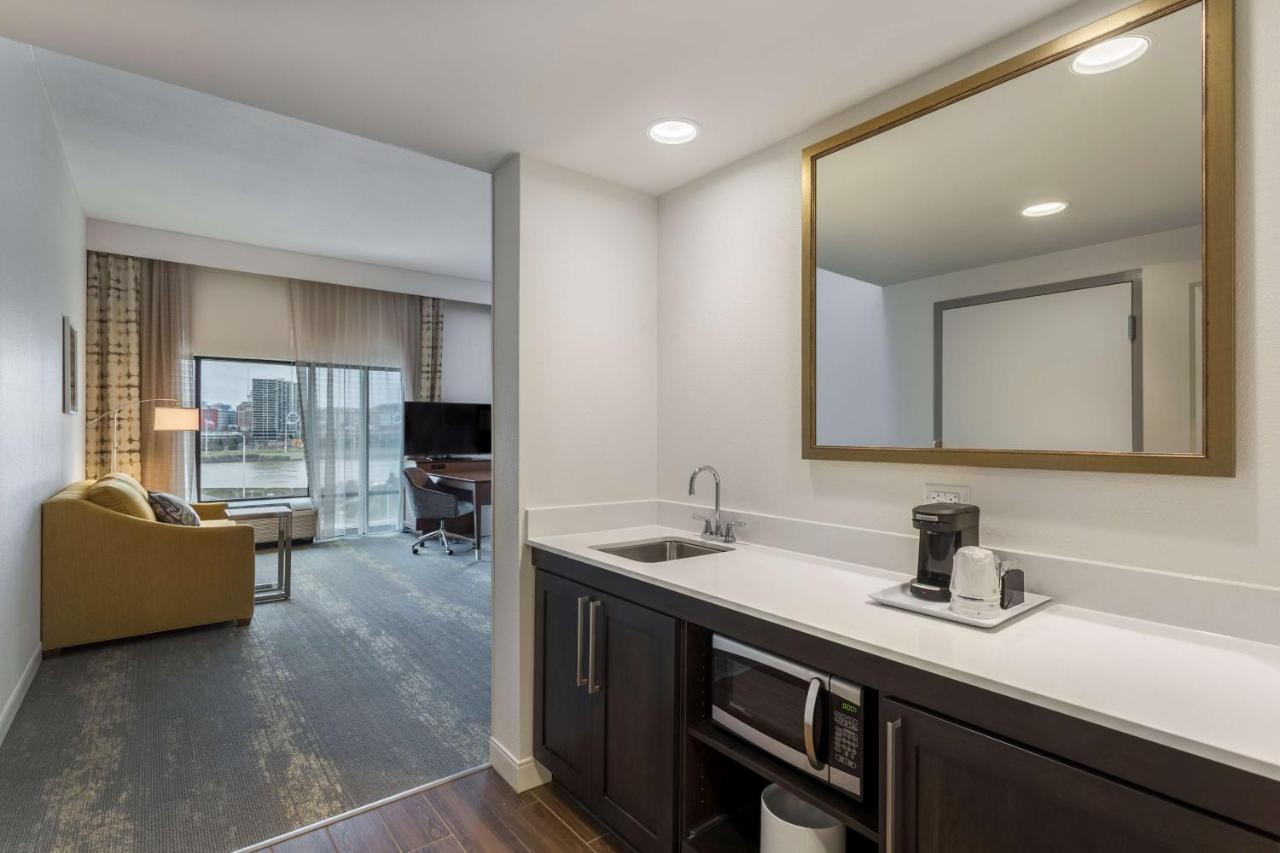 King Suite with City View - Disability/Hearing Accessible - Non-Smoking at Hampton Inn & Suites Newport/Cincinnati