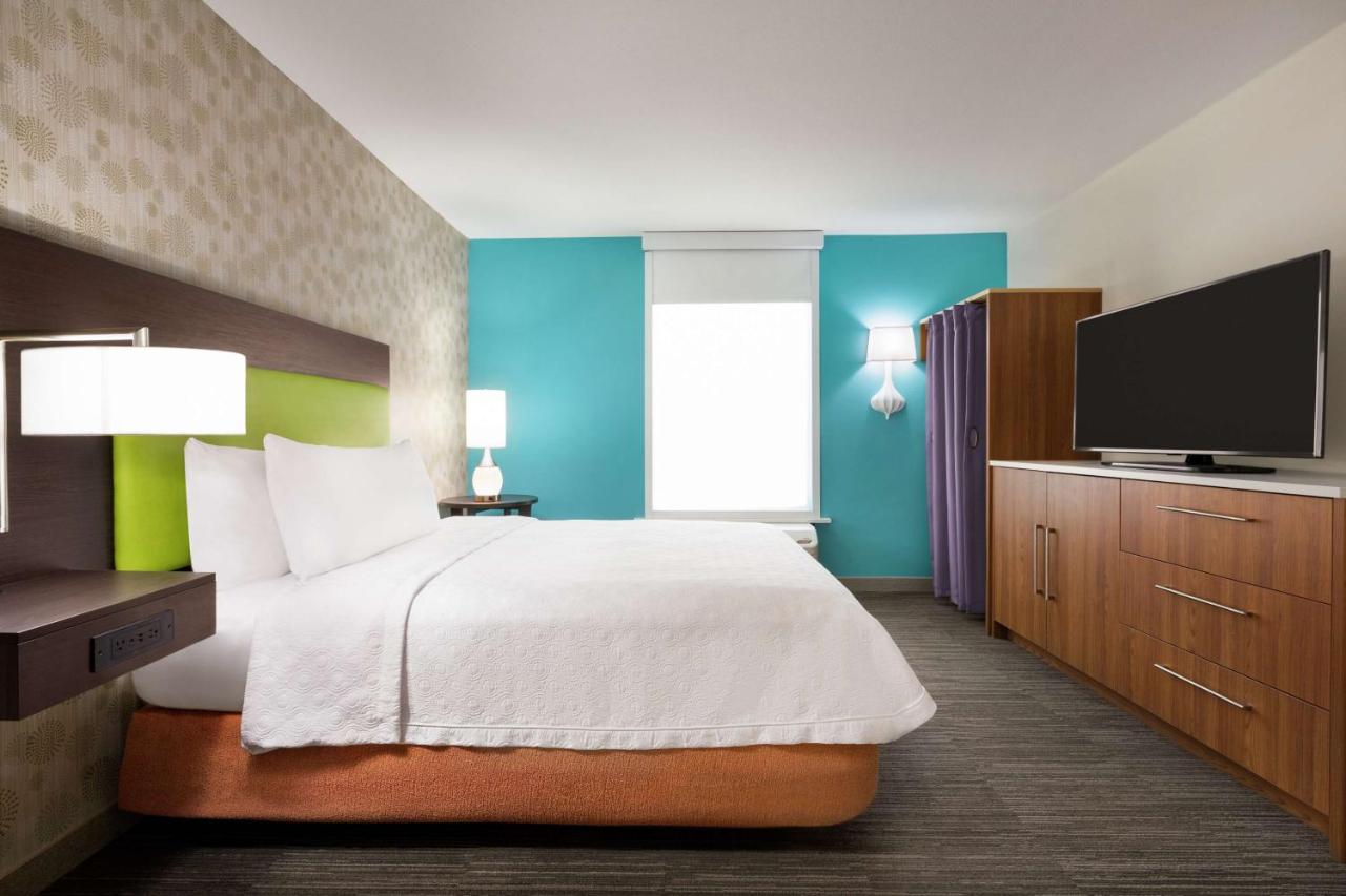 Queen Suite - Mobility Accessible/Non-Smoking at Home2 Suites by Hilton Woodbridge Potomac Mills