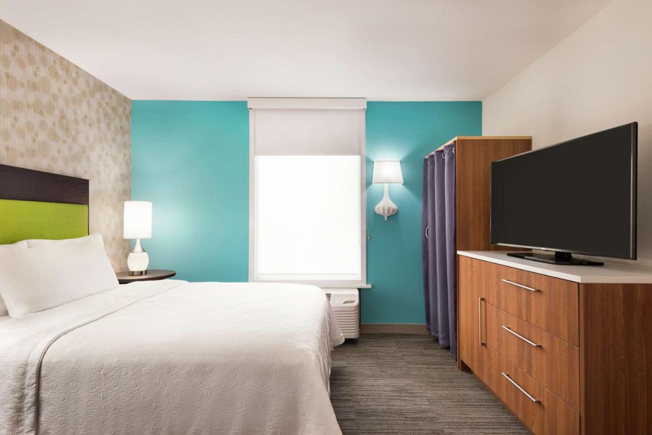 Queen Suite - Mobility Accessible/Non-Smoking at Home2 Suites by Hilton Woodbridge Potomac Mills