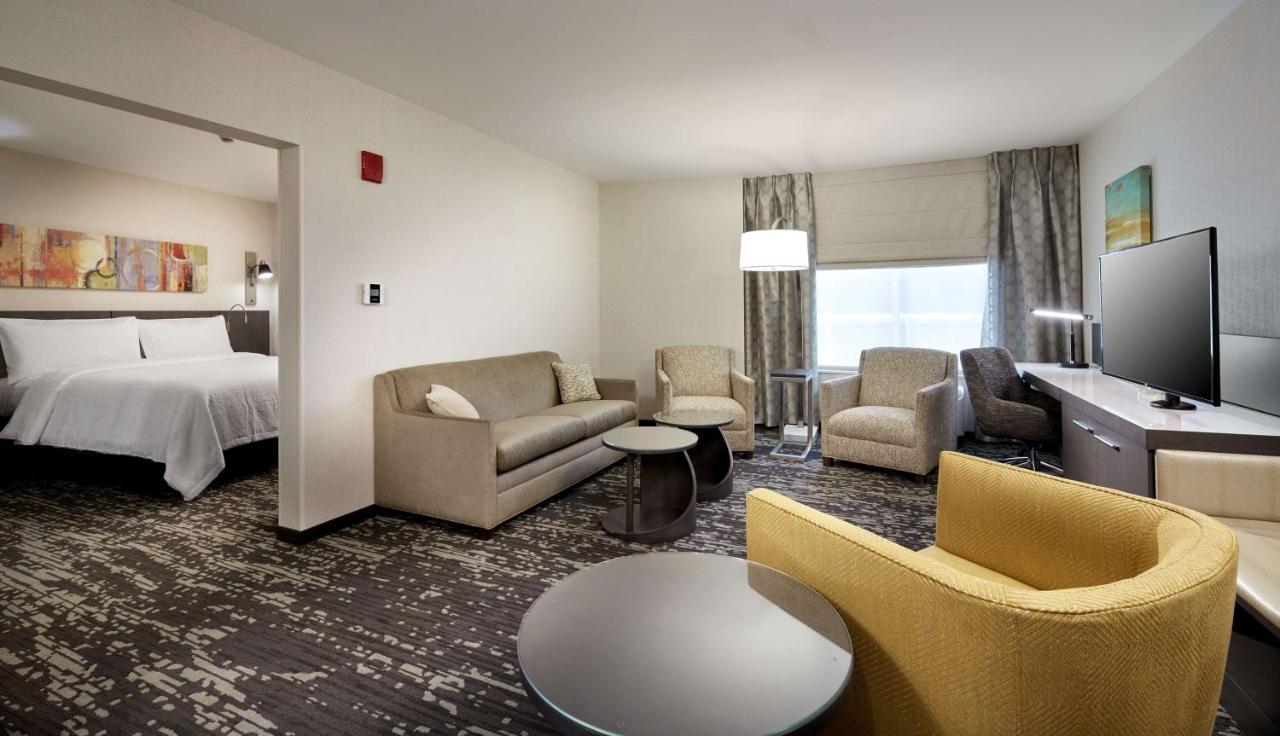 | Hilton Garden Inn Roslyn