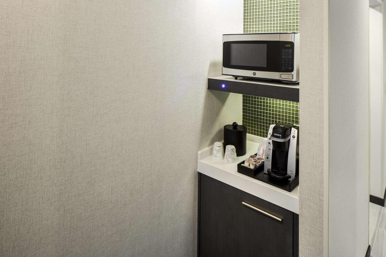 | Hilton Garden Inn Roslyn