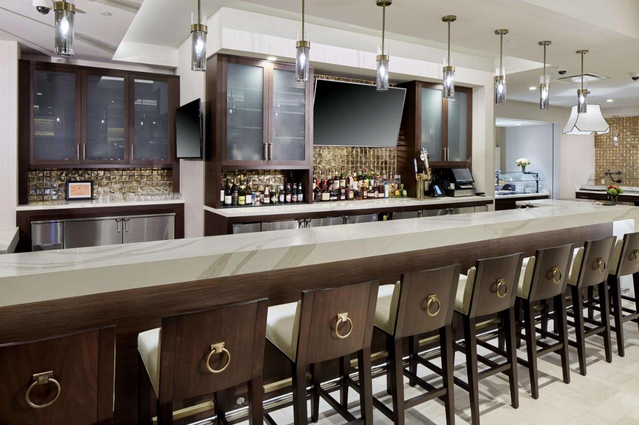 | Hilton Garden Inn Roslyn