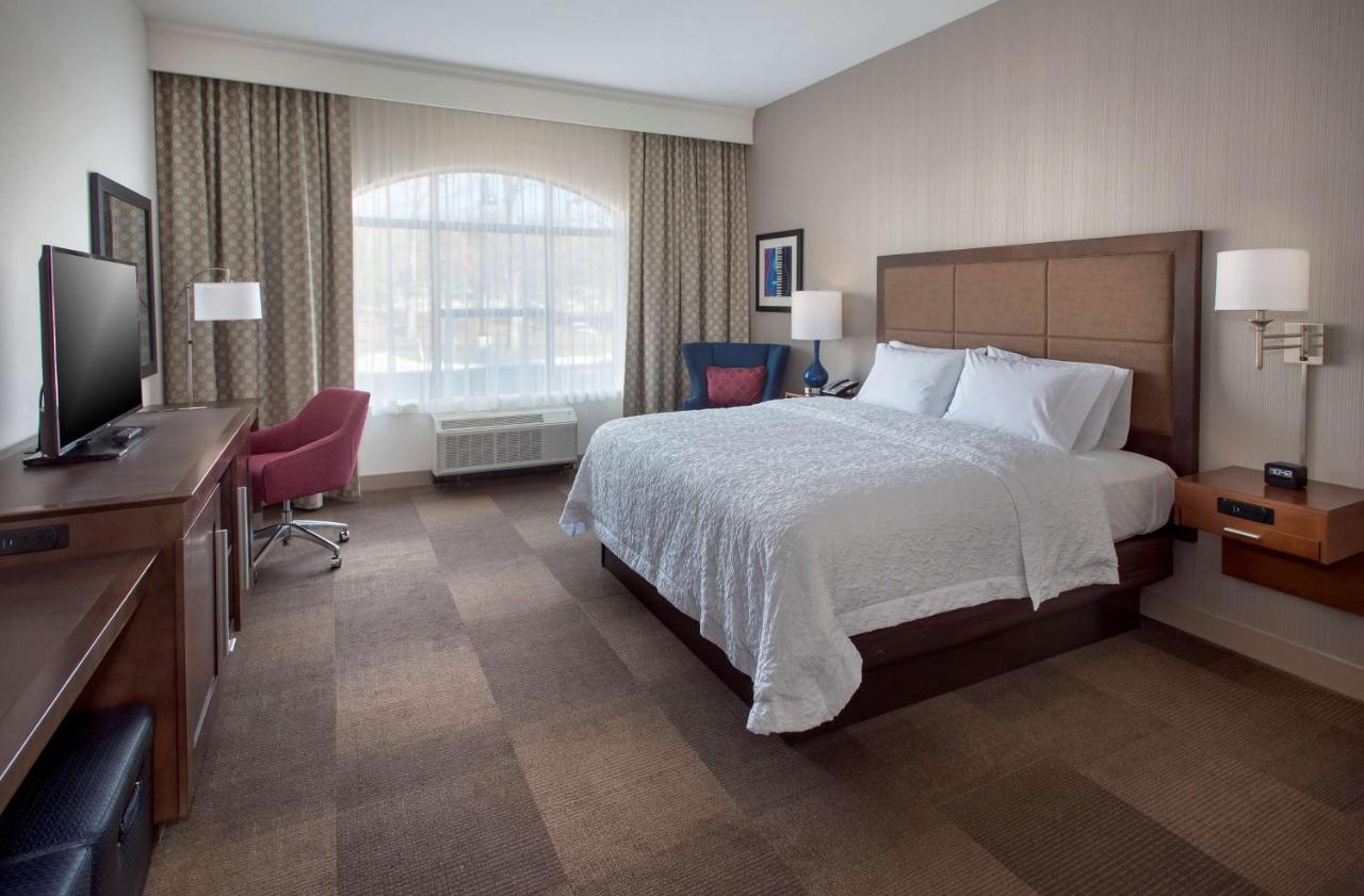 | Hampton Inn by Hilton New Paltz, NY
