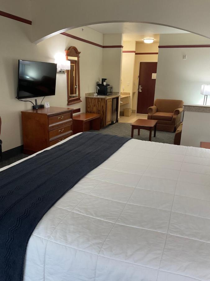 | Budget Host Inn and Suites Cameron