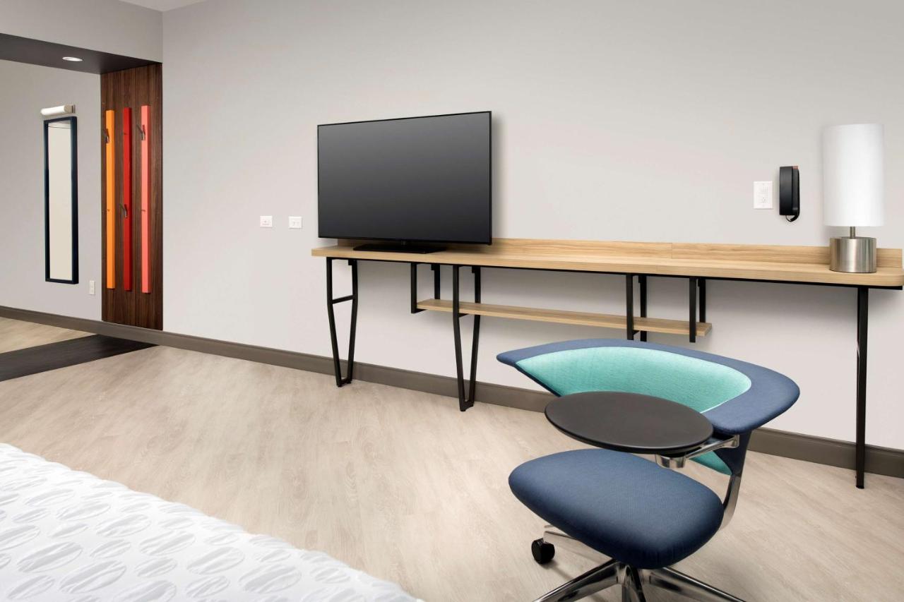 King Room at Tru by Hilton McDonough