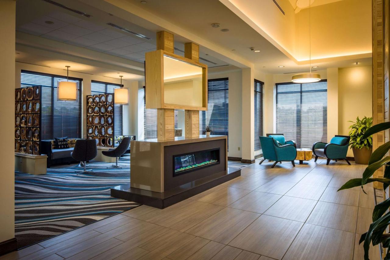 | Hilton Garden Inn Pittsburgh Airport