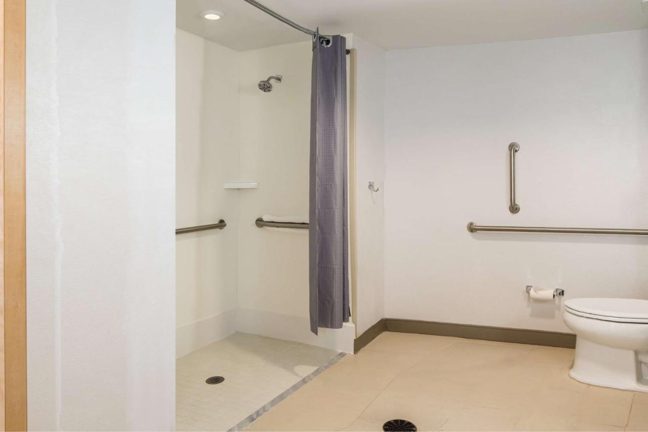 | Hilton Garden Inn Pittsburgh Airport