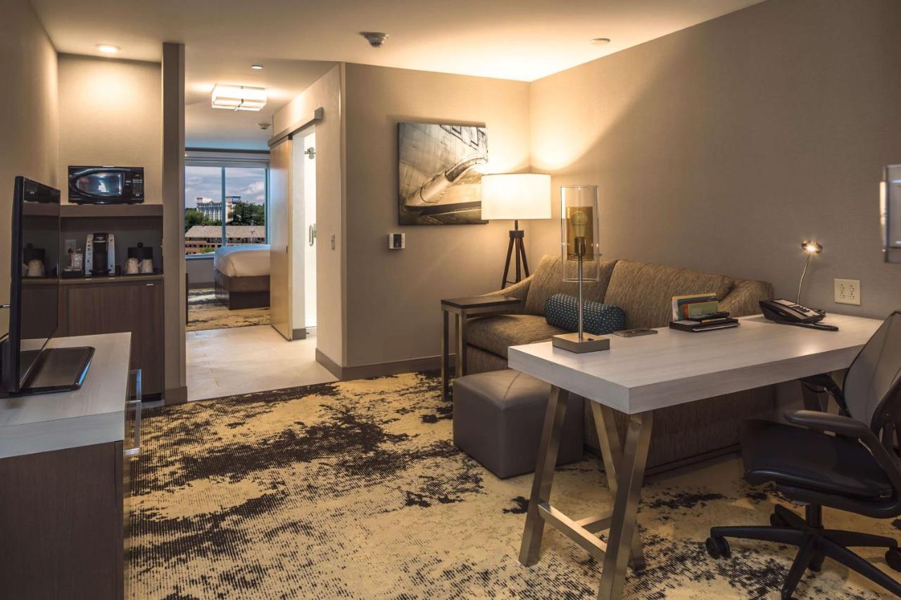 | Hilton Garden Inn Pittsburgh Airport