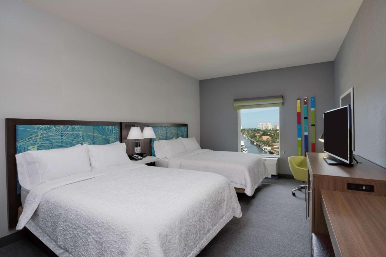 Queen Room with Two Queen Beds - Hearing Accessible/Non-Smoking at Hampton Inn Fort Lauderdale Pompano Beach