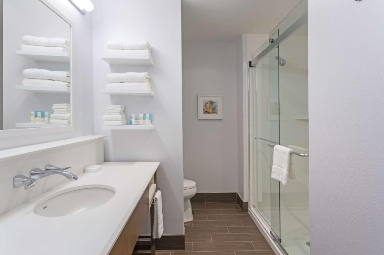 Executive King Room - Non-Smoking at Hampton Inn Fort Lauderdale Pompano Beach