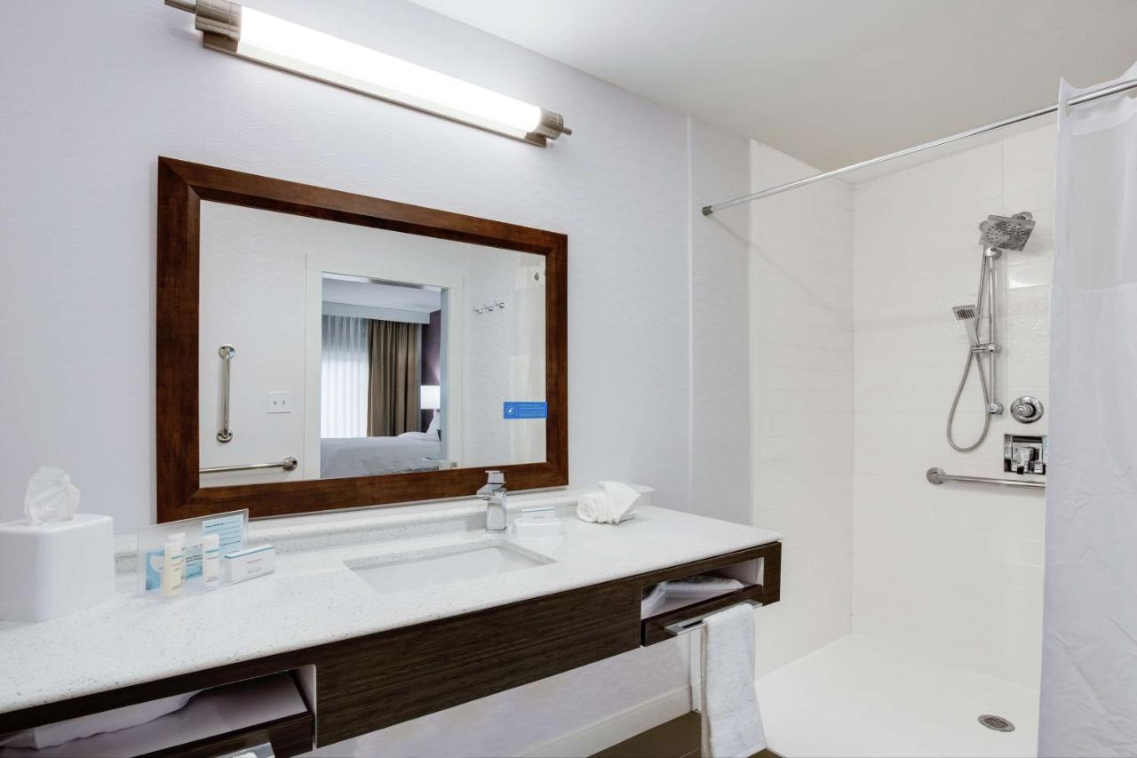 King Studio - Mobility/Hearing Accessible/ Non-Smoking at Hampton Inn & Suites Jacksonville / Orange Park