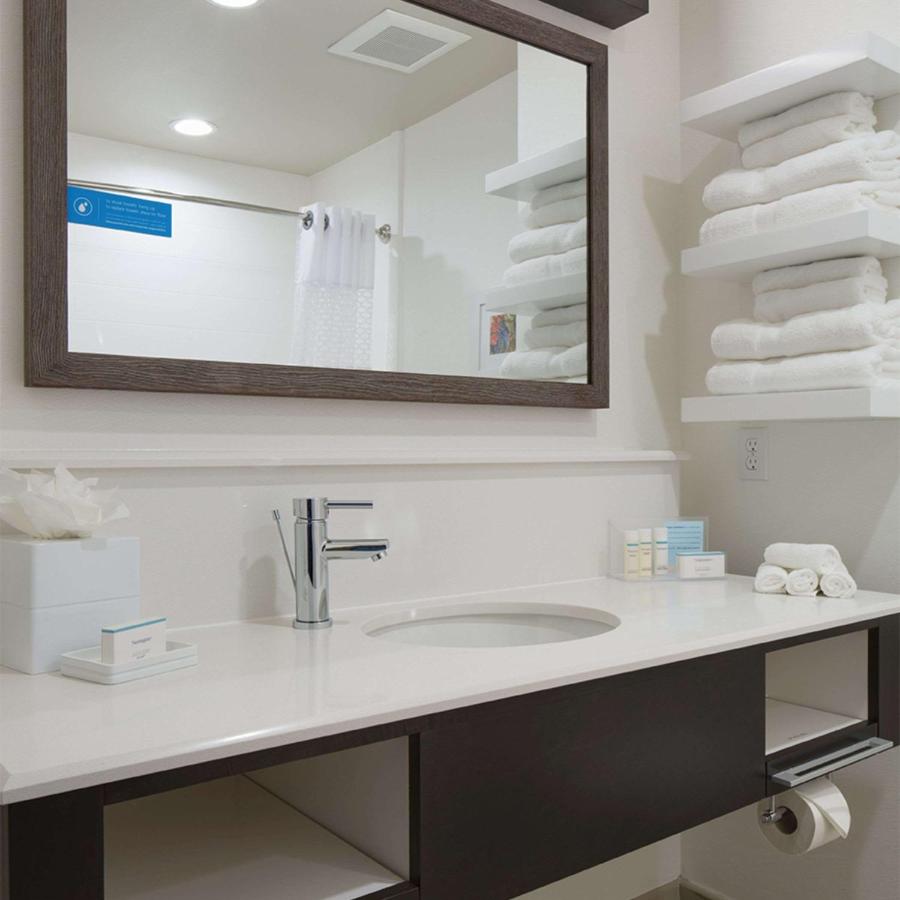 Queen Room with Two Queen Beds at Hampton Inn & Suites Murrieta Temecula