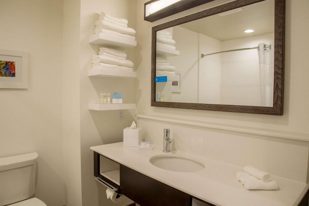 Queen Room with Two Queen Beds at Hampton Inn & Suites Murrieta Temecula