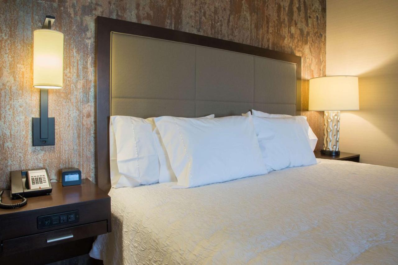 King Room at Hampton Inn & Suites Murrieta Temecula
