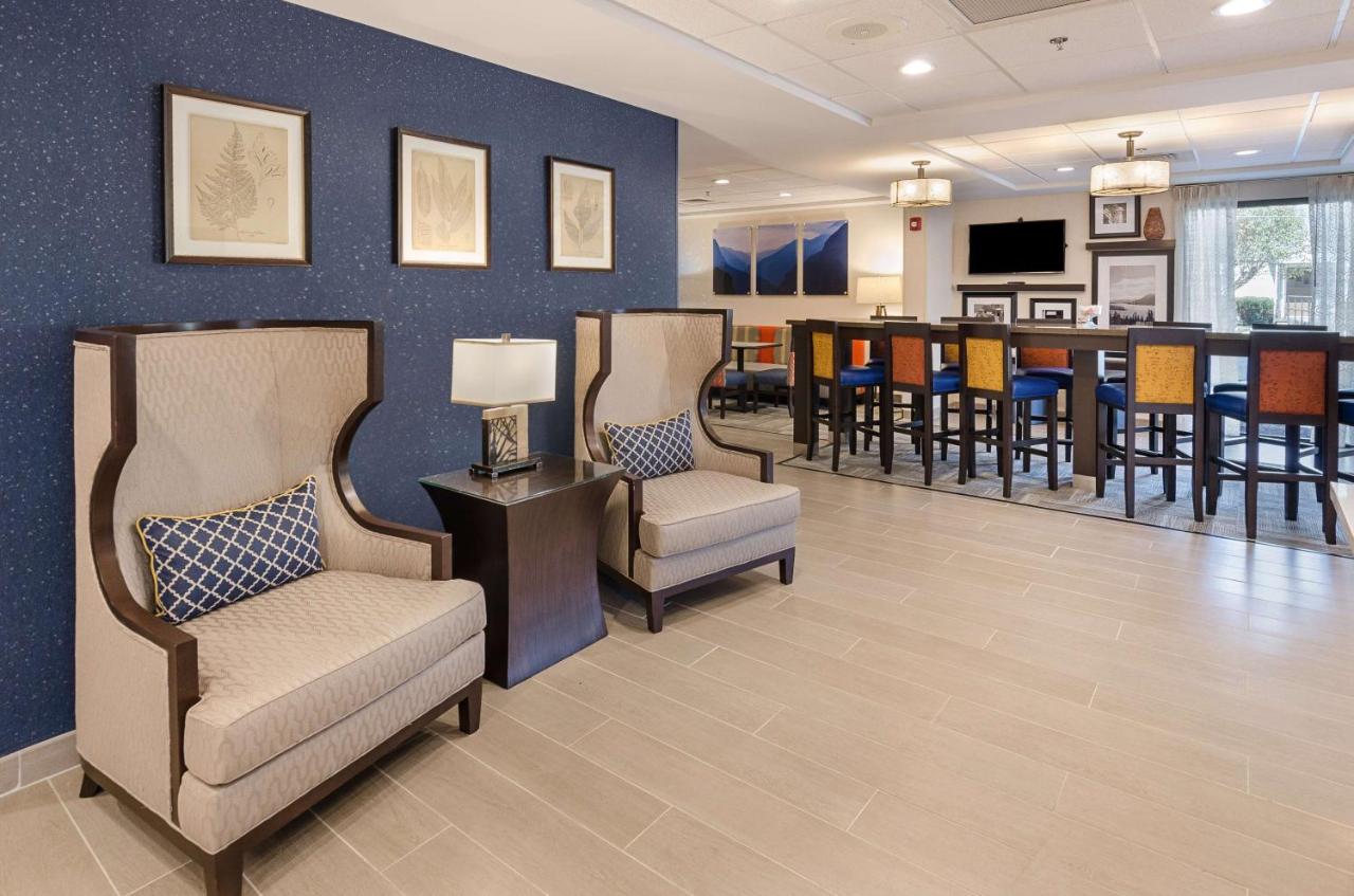 | Hampton Inn Covington VA