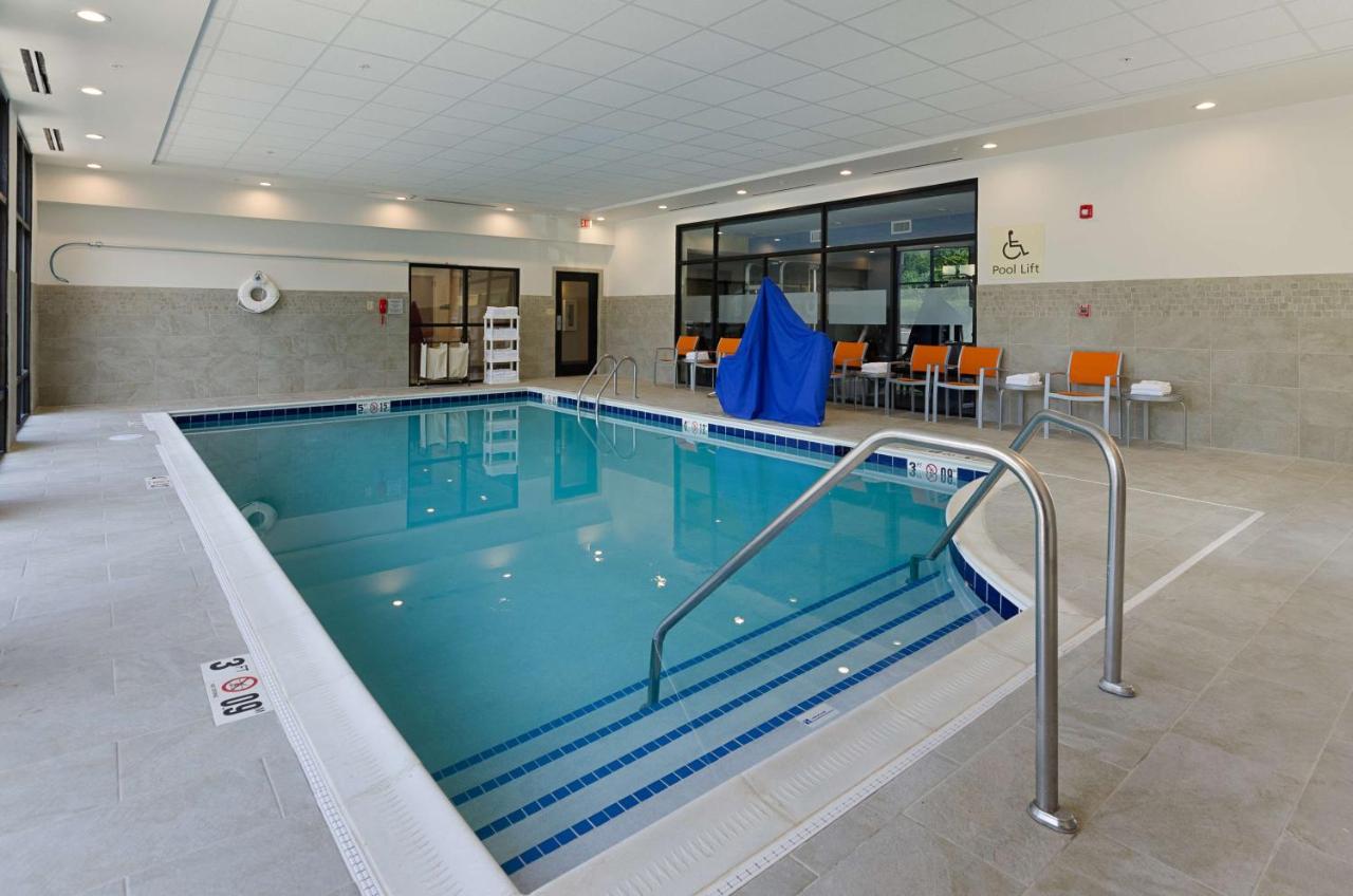 | Hampton Inn Covington VA