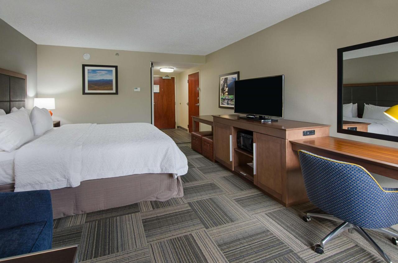 | Hampton Inn Covington VA