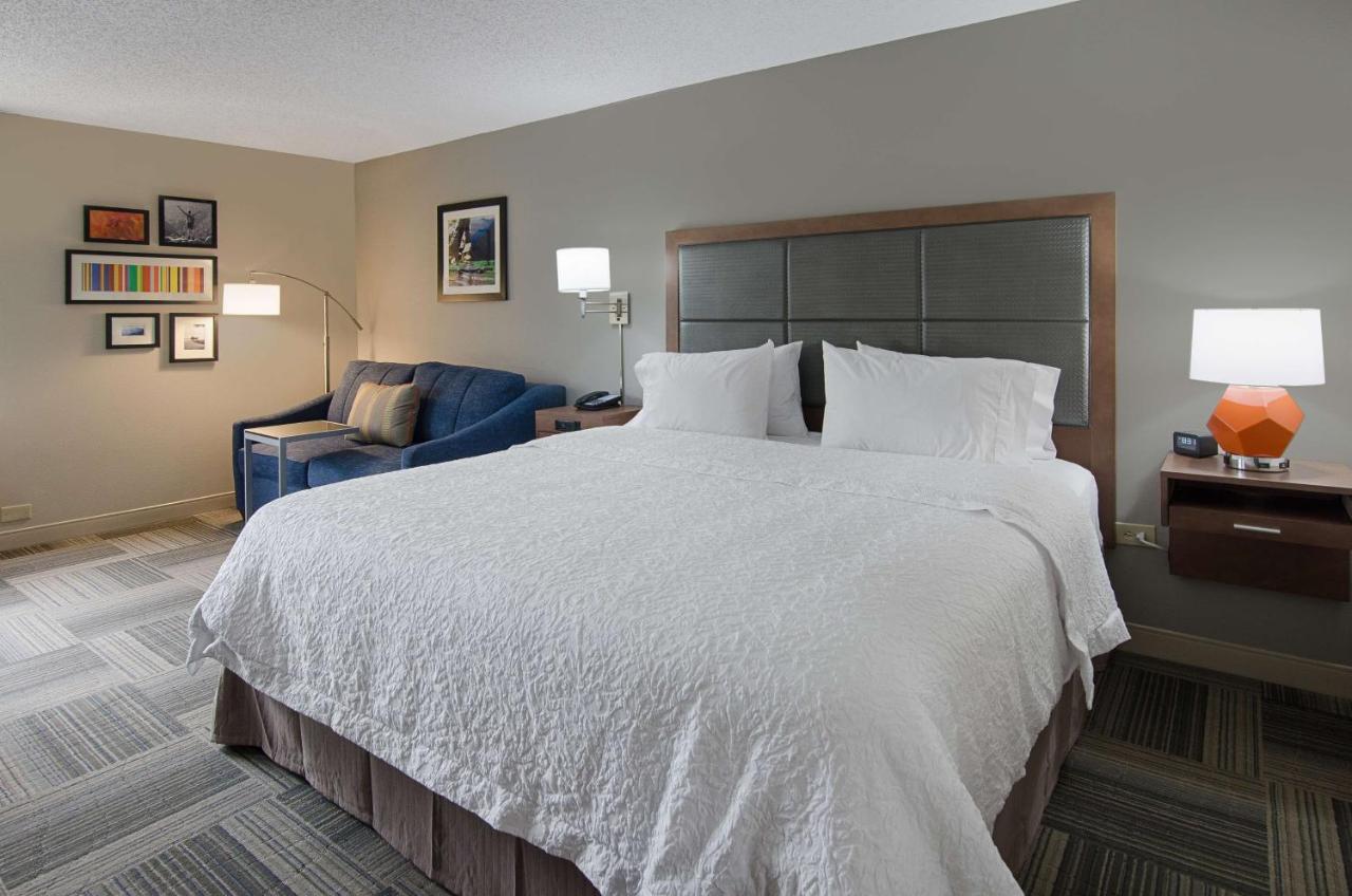 | Hampton Inn Covington VA