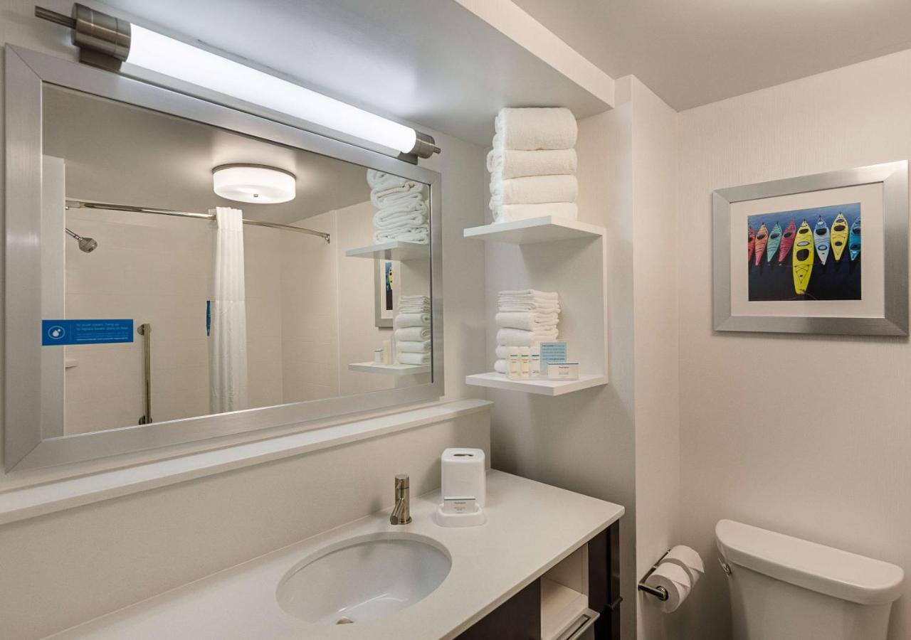 | Hampton Inn Covington VA