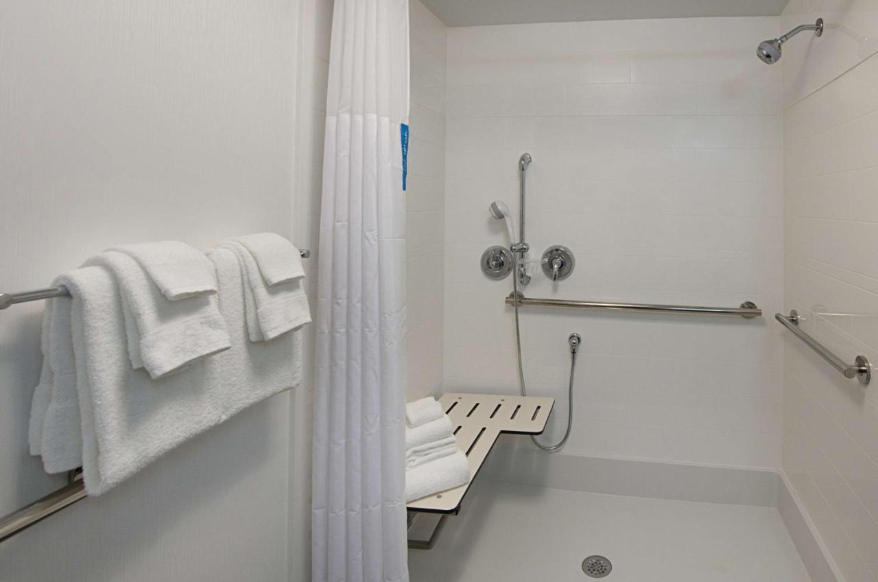| Hampton Inn Covington VA