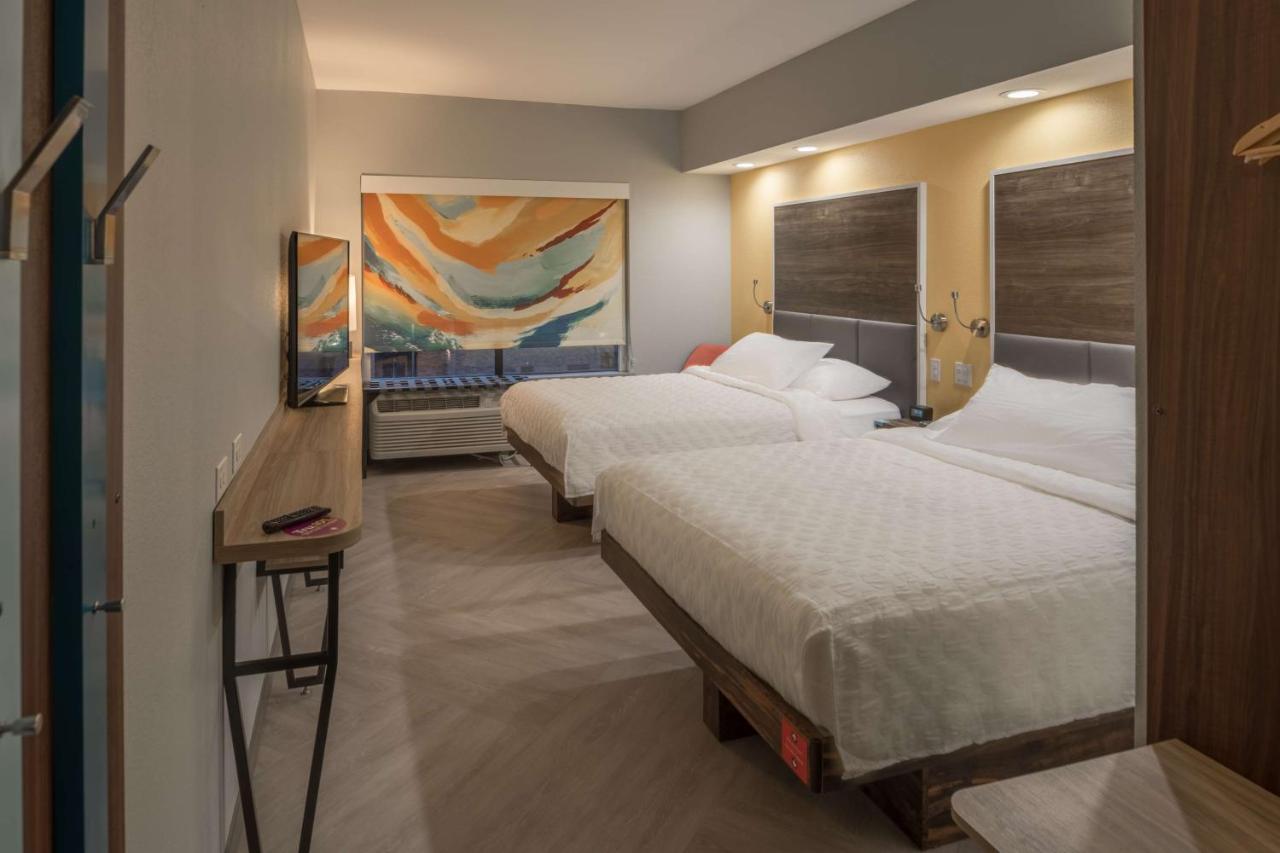 Queen Room with Two Queen Beds at Tru by Hilton Garland Richardson