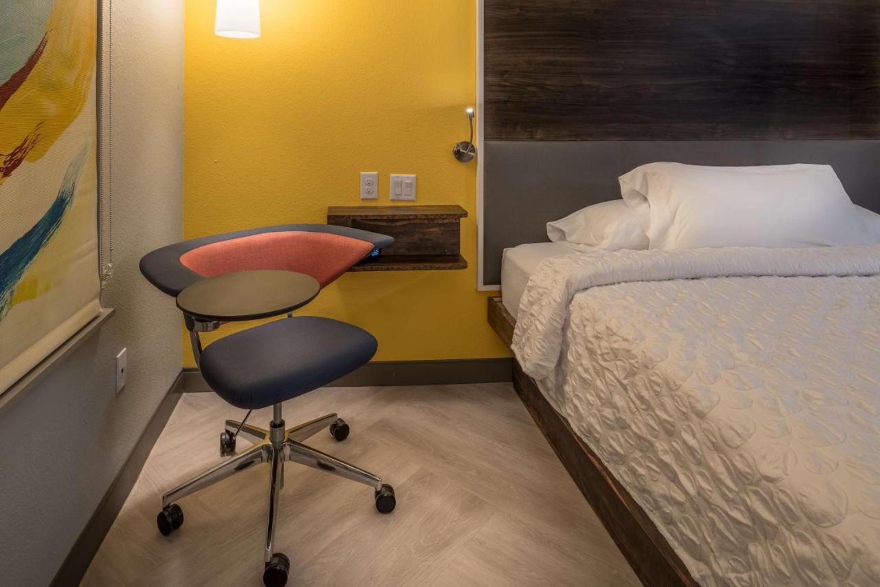 King Room at Tru by Hilton Garland Richardson