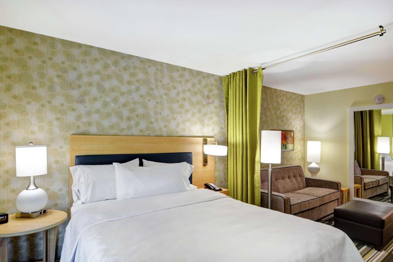 Queen Studio Suite - Hearing Accessible/Non-Smoking at Home2 Suites by Hilton Hilton Head