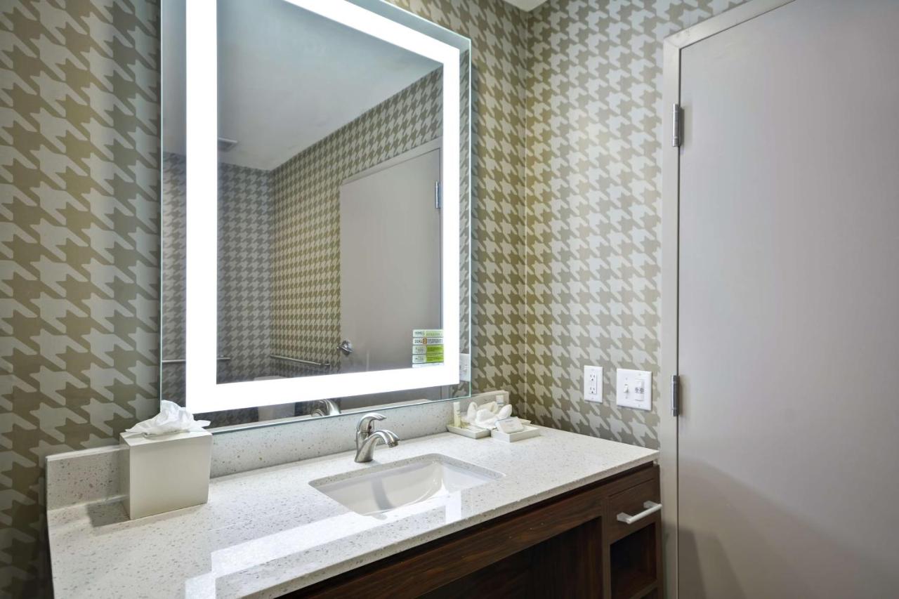 King Accessible Roll in Shower Suite with Sofa Bed -Non Smoking at Home2 Suites by Hilton Texas City Houston