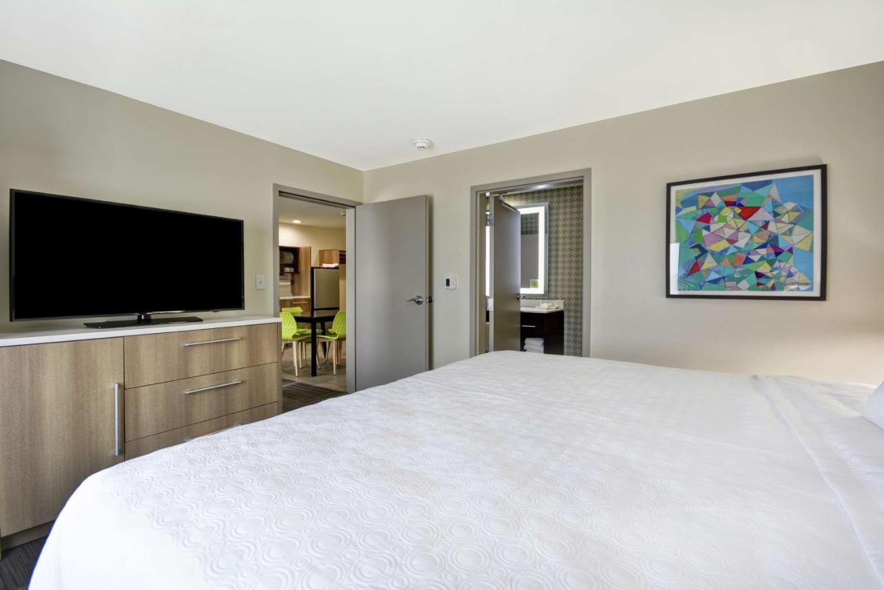 King Accessible Roll in Shower Suite with Sofa Bed -Non Smoking at Home2 Suites by Hilton Texas City Houston