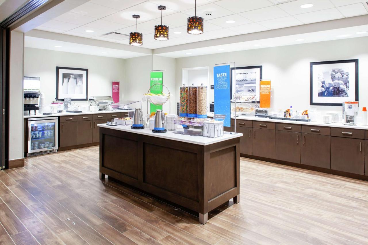  | Hampton Inn & Suites Overland Park South
