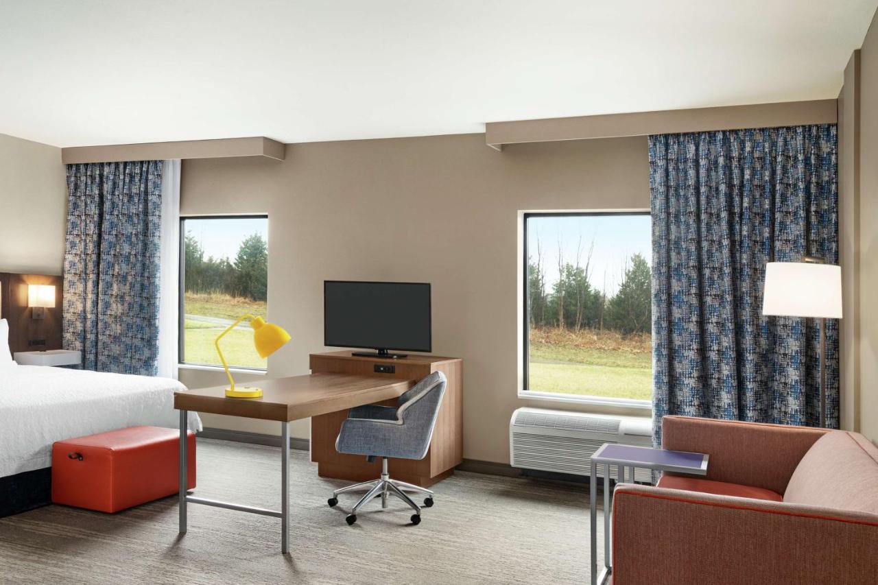  | Hampton Inn & Suites Overland Park South