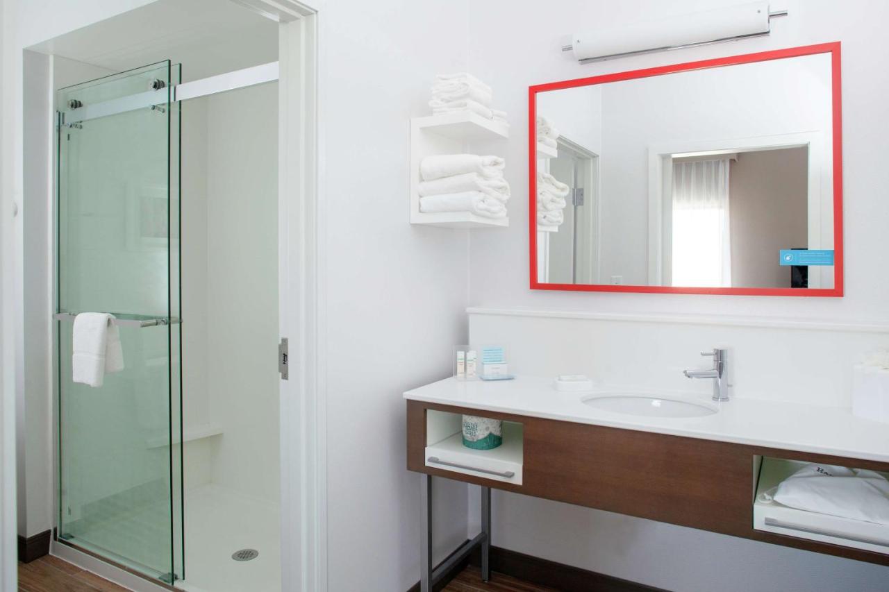  | Hampton Inn & Suites Overland Park South