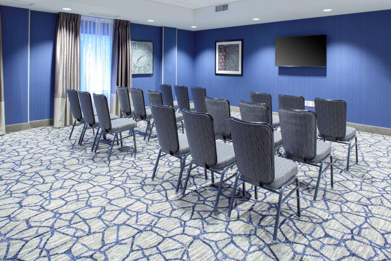  | Hampton Inn & Suites Overland Park South