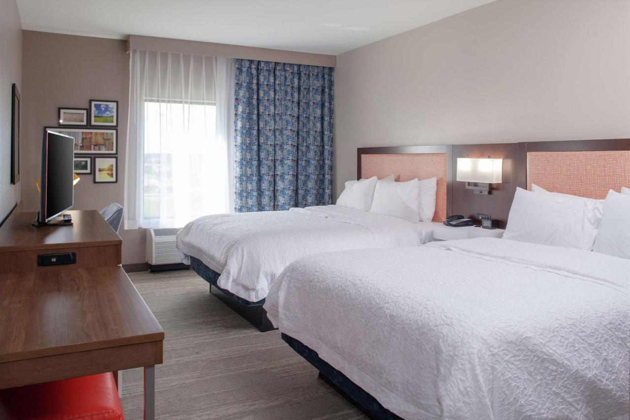  | Hampton Inn & Suites Overland Park South