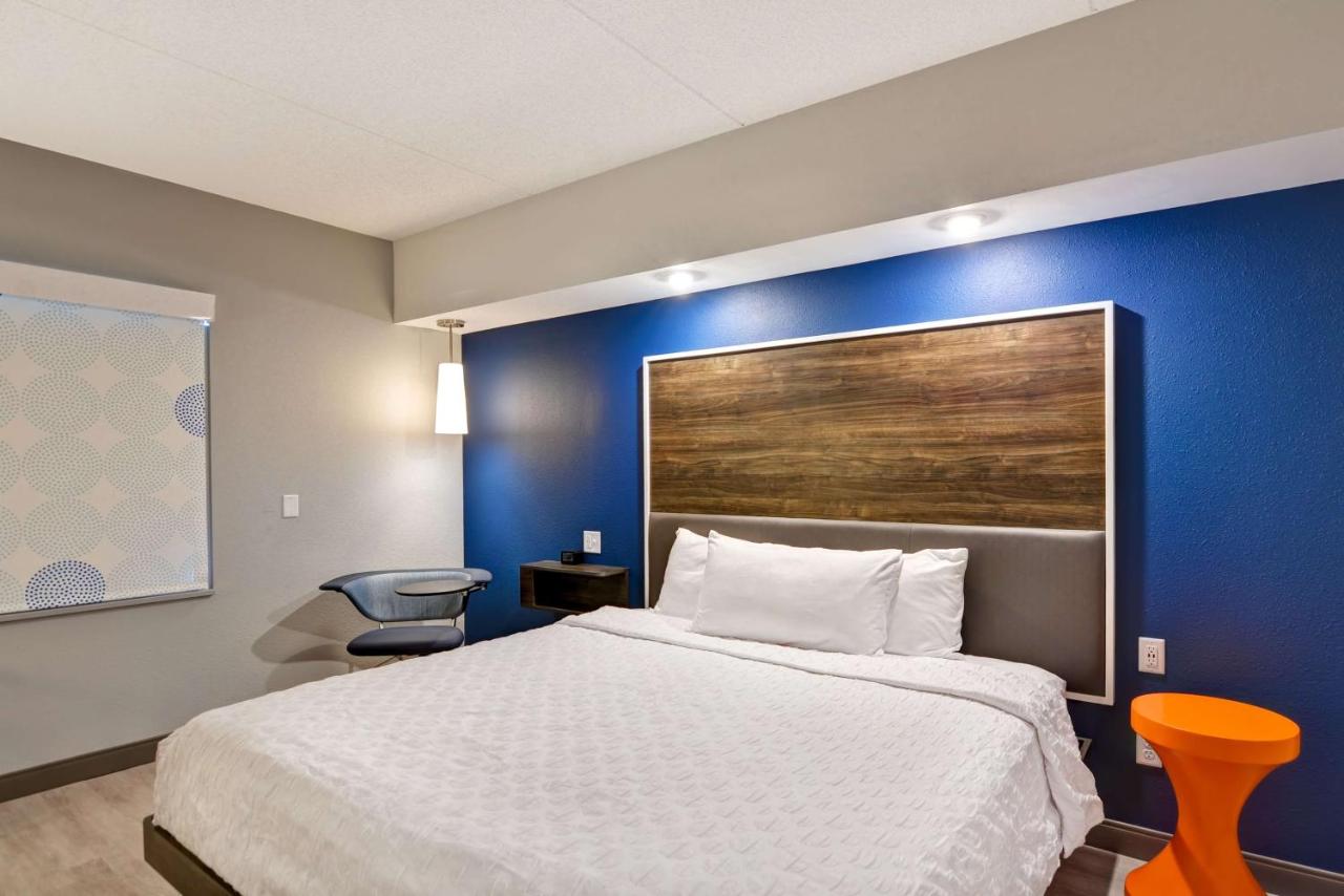 King Room at Tru By Hilton Syracuse North Airport Area